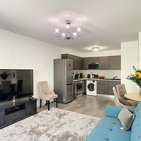 Palm Beach Apartment With A Pool In The Residence คานส์ ภายนอก รูปภาพ
