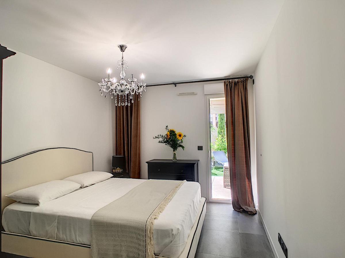 Palm Beach Apartment With A Pool In The Residence คานส์ ภายนอก รูปภาพ