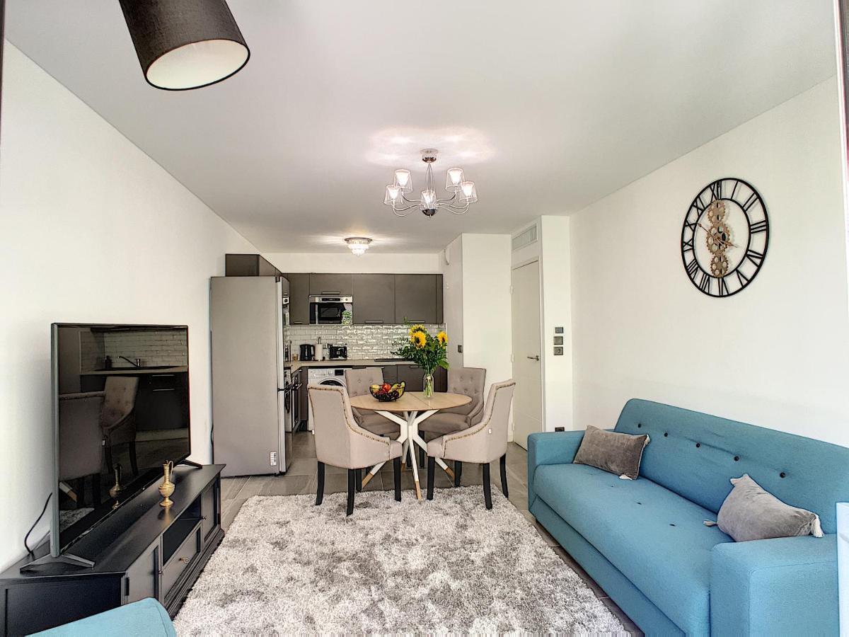 Palm Beach Apartment With A Pool In The Residence คานส์ ภายนอก รูปภาพ