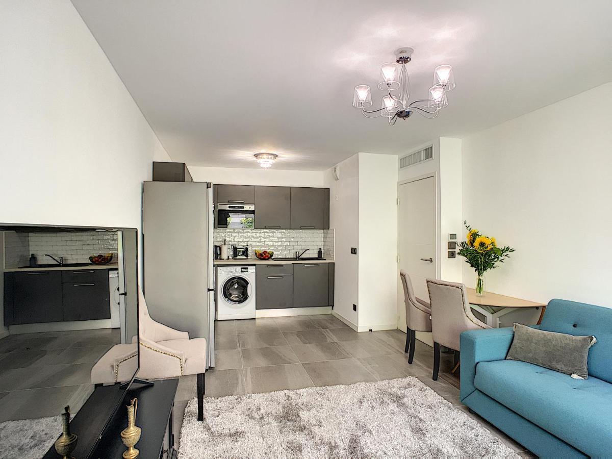 Palm Beach Apartment With A Pool In The Residence คานส์ ภายนอก รูปภาพ