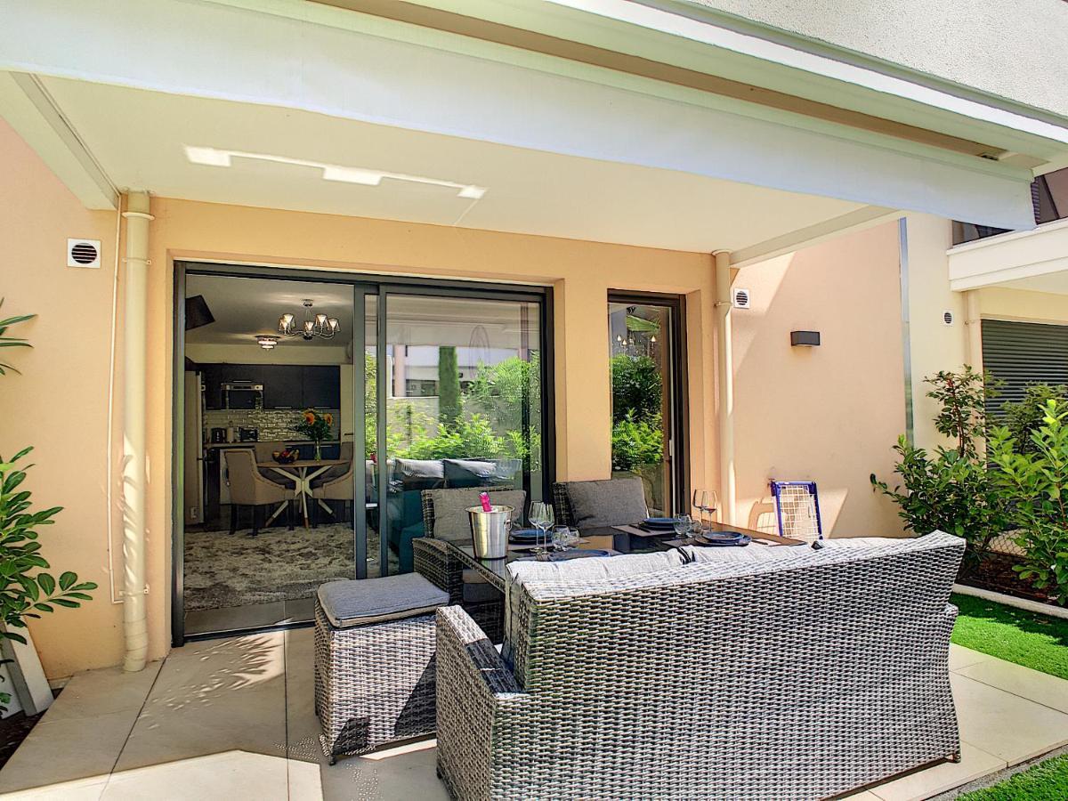 Palm Beach Apartment With A Pool In The Residence คานส์ ภายนอก รูปภาพ