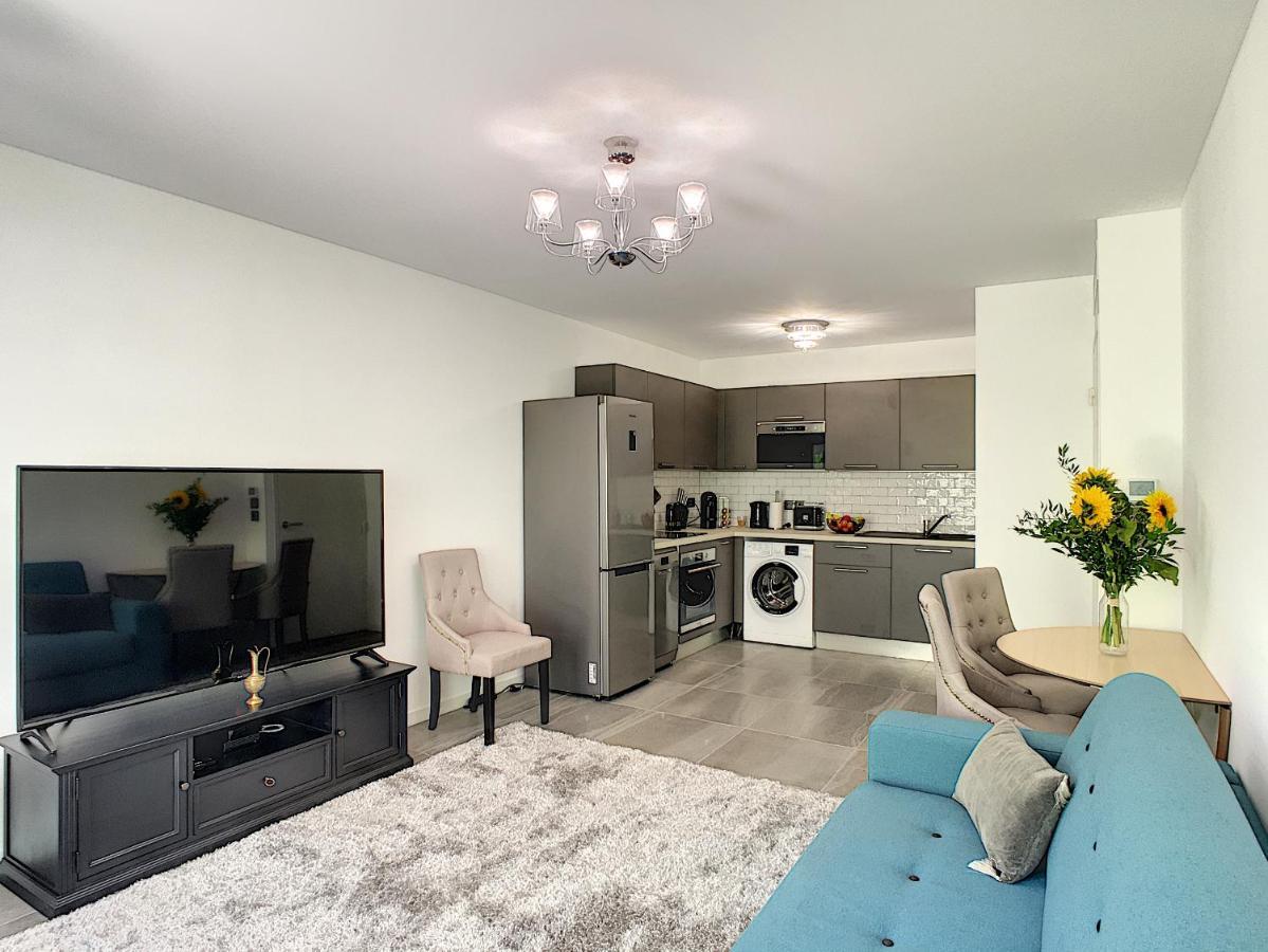 Palm Beach Apartment With A Pool In The Residence คานส์ ภายนอก รูปภาพ