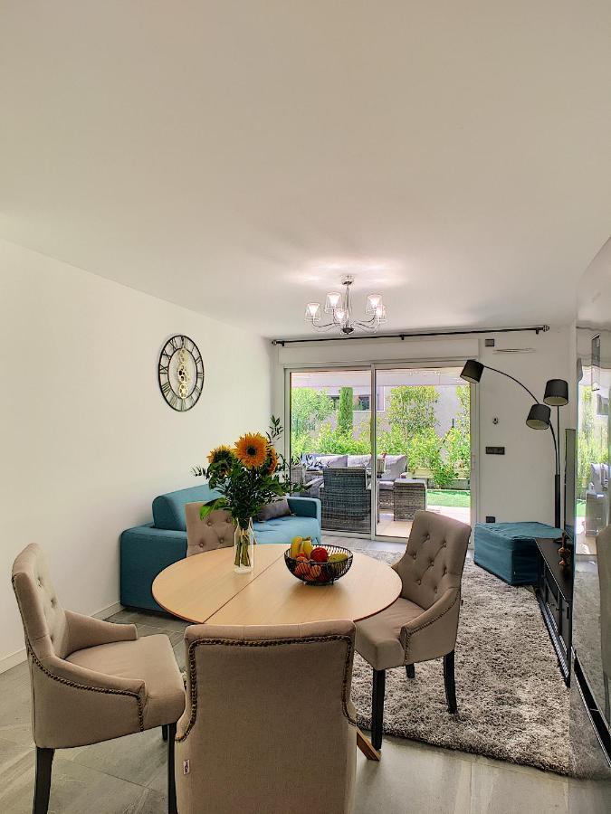 Palm Beach Apartment With A Pool In The Residence คานส์ ภายนอก รูปภาพ